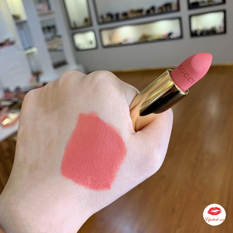 gucci-305-mau-ruby-firelight-hong-cam-dat-lipstick